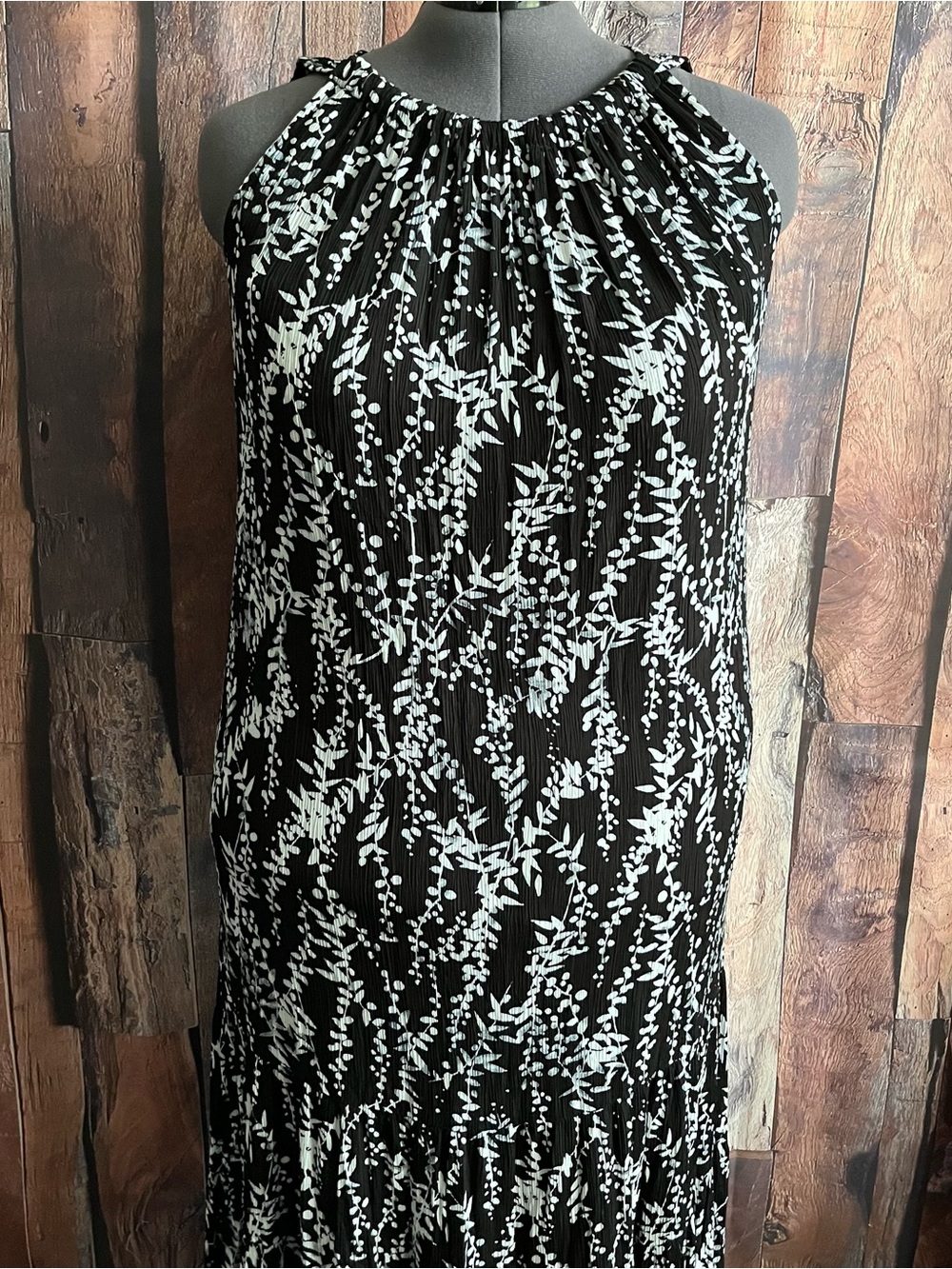 2X JBS Ltd. woven crinkle textured black & white sleeveless tank dress